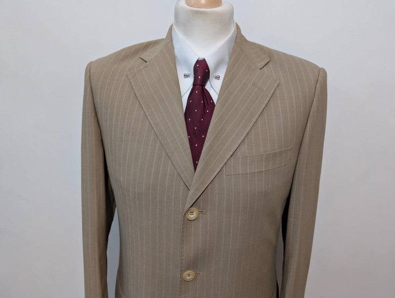 Incroyable costume pinstripe beige en laine légère