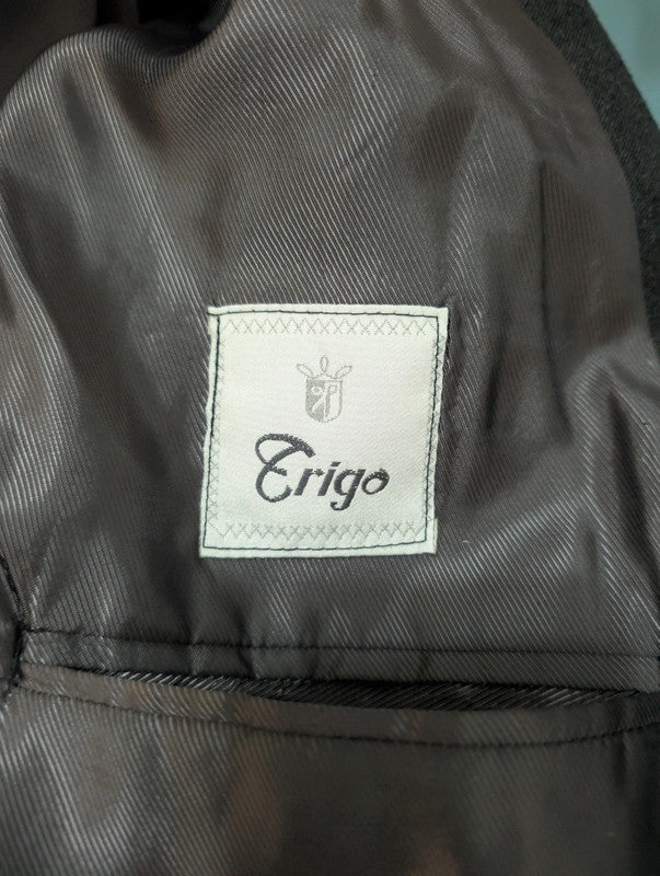 Élégant costume croisé gris en flanelle
