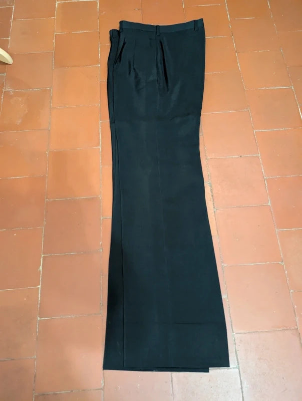 Redoutable costume croisé noir en laine