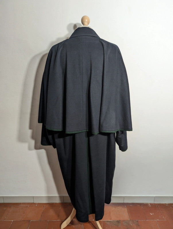 Incroyable manteau pèlerine en laine