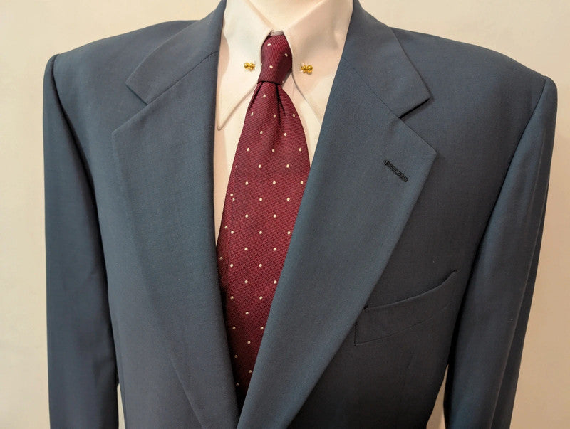 Classique costume bleu en laine légère