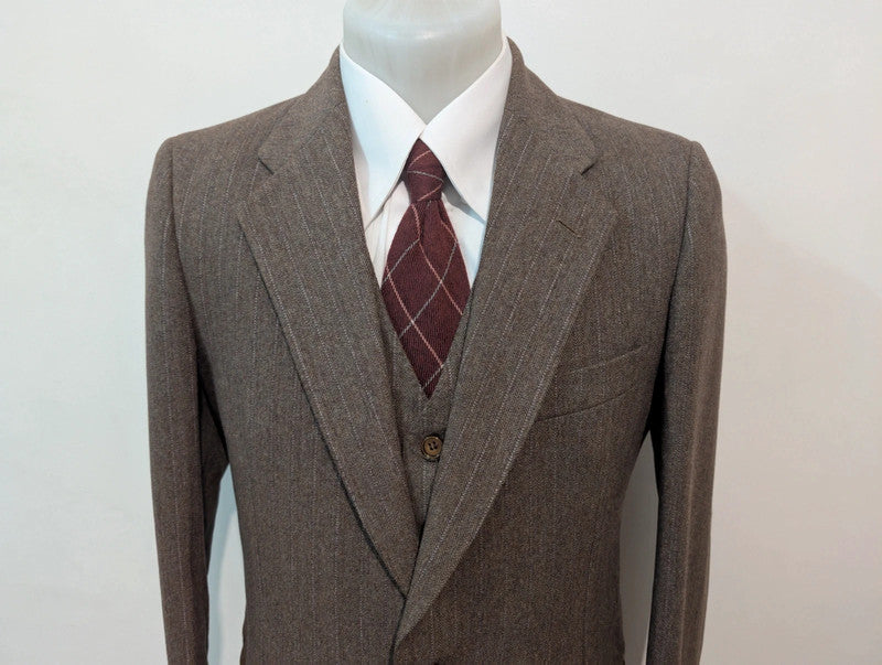 Gentil costume 3 pièces marron en flanelle
