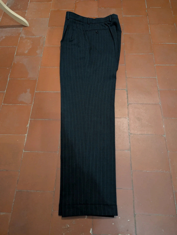 Furioser 3-teiliger Nadelstreifenanzug