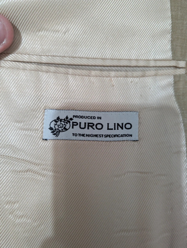 Gentil costume beige sable en lin