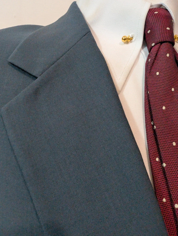 Classique costume bleu en laine légère