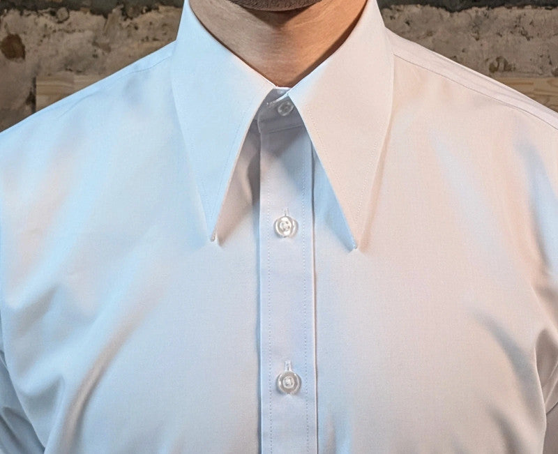 Cotton shirt with point collar Close 10cm