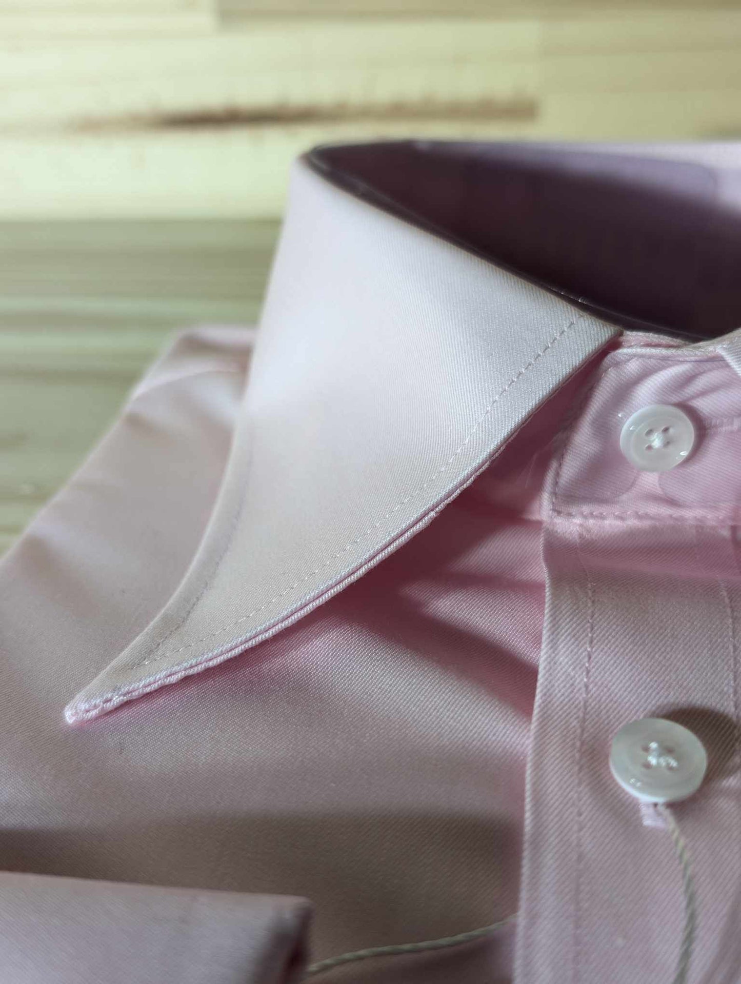 Double-twisted French collar shirt