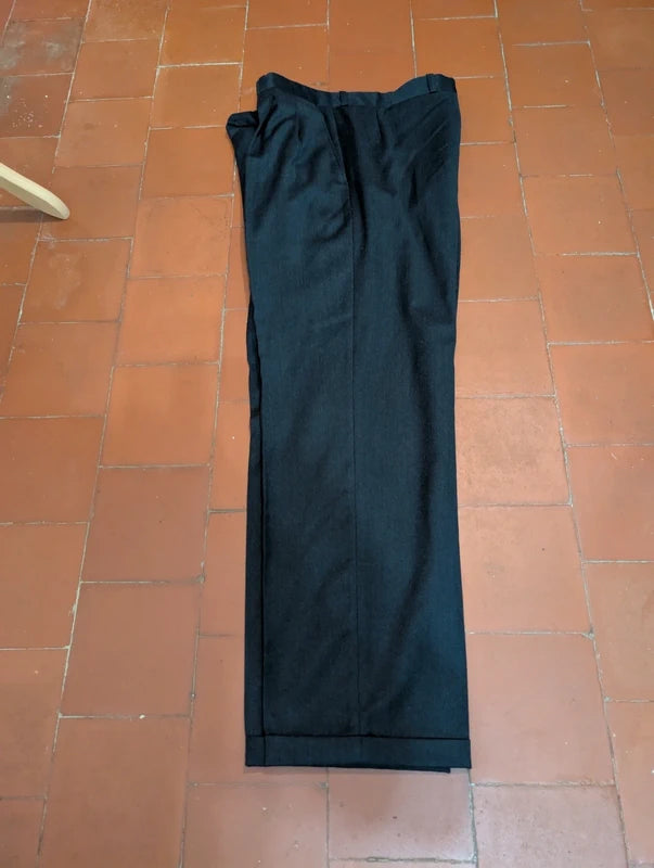 Ravissant costume croisé gris en flanelle