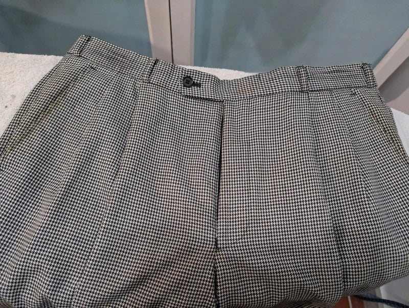 Original costume croisé en pied de poule