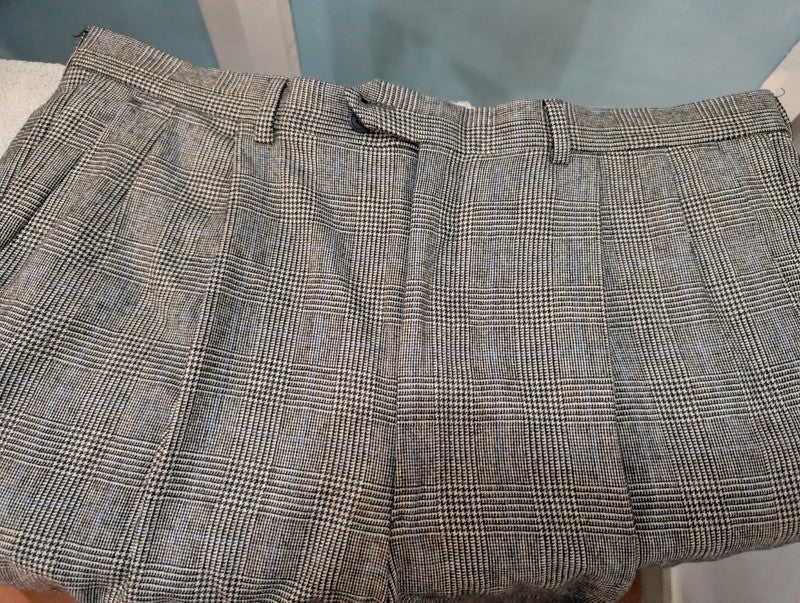 Élégant costume gris en flanelle lourde