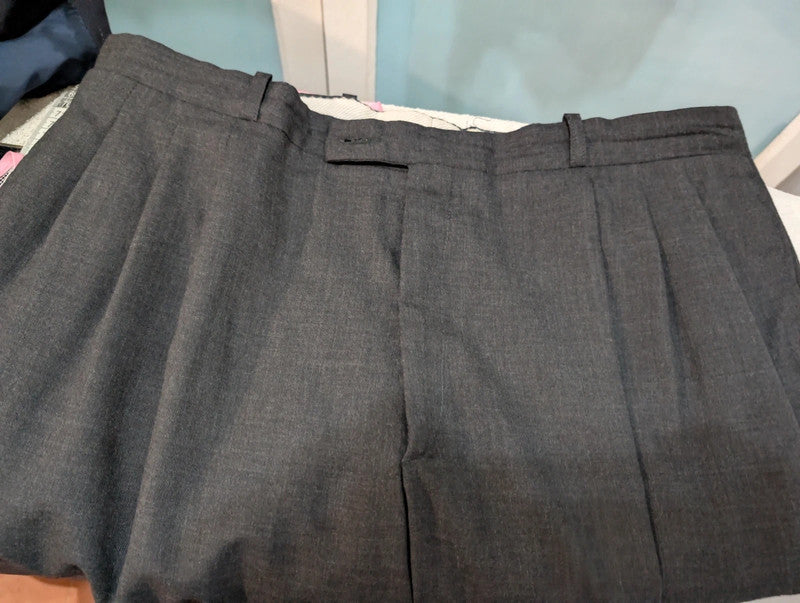 Classique costume croisé gris en laine froide