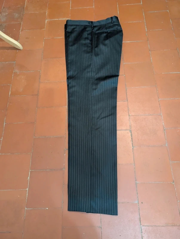 Élégant costume pinstripe en laine et soie