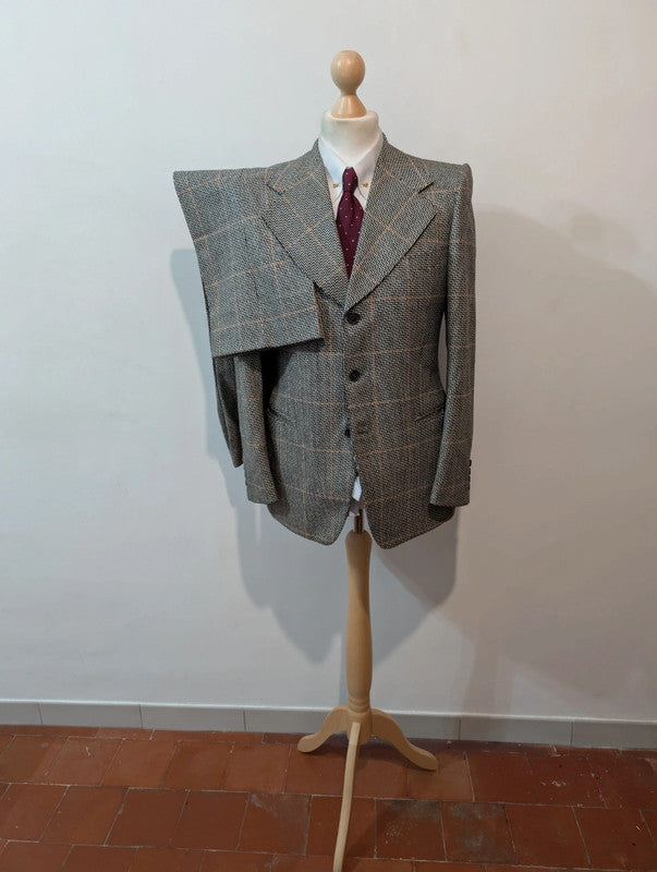 Exceptionnel costume a carreaux en laine