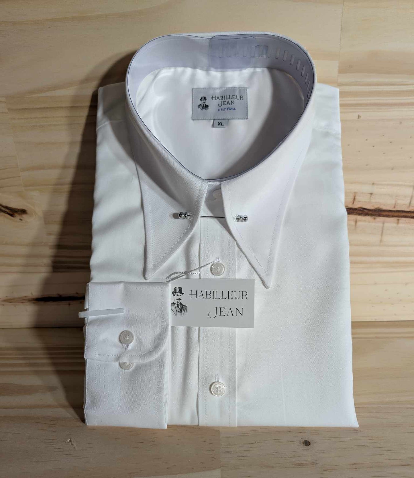 Chemise col en pointe avec épingle en coton double retors
