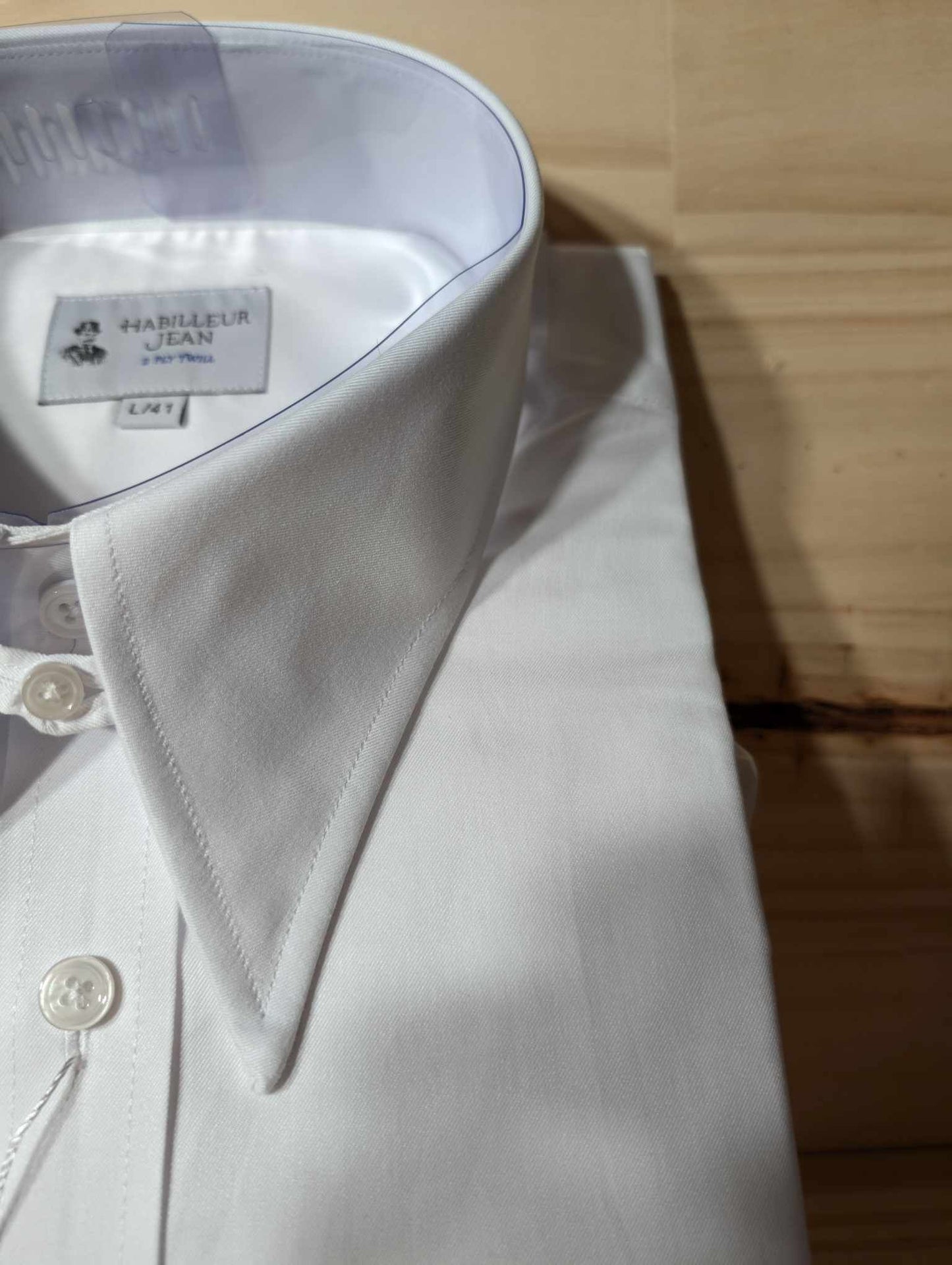 Double-twisted French collar shirt