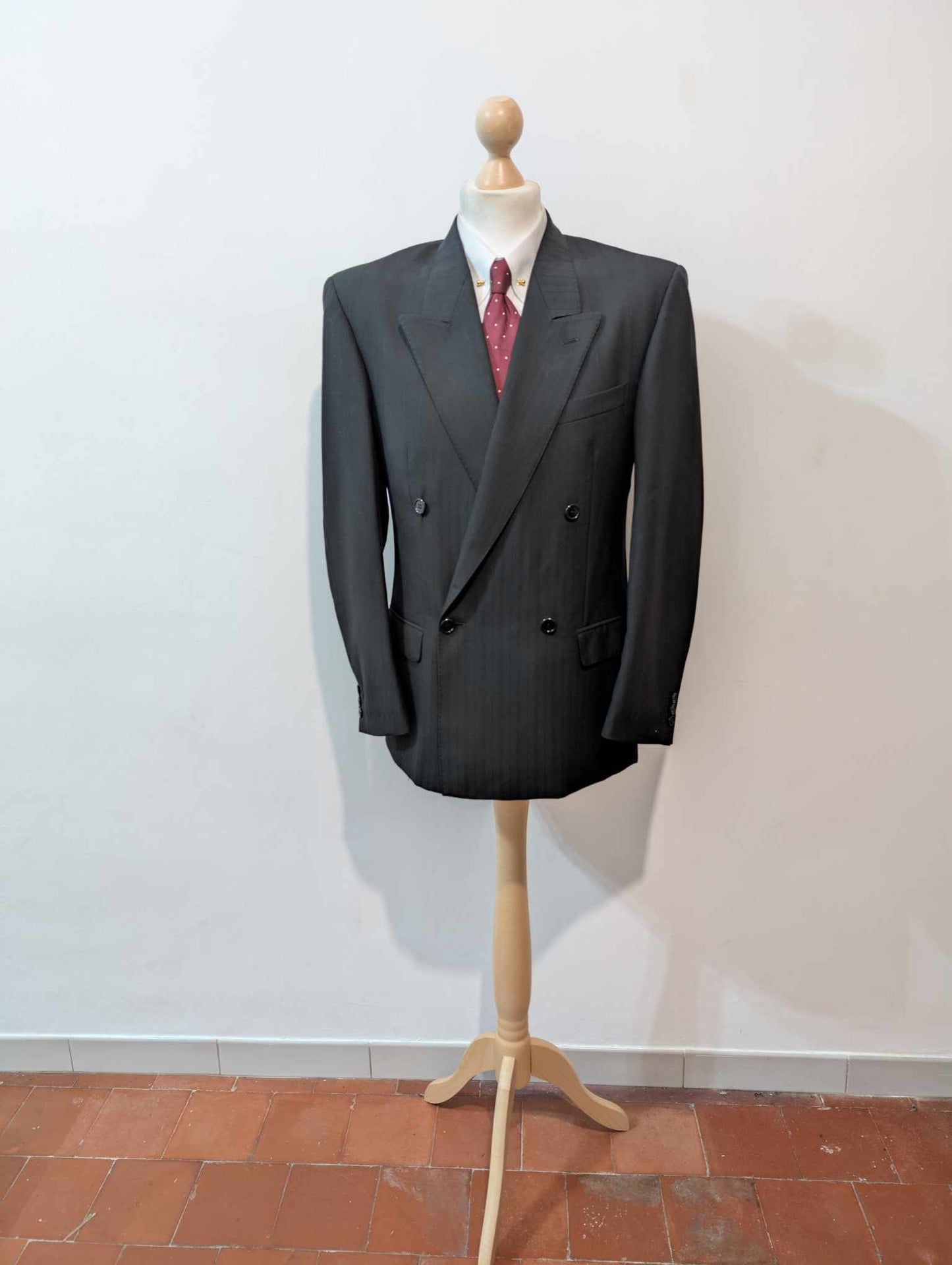 Sublime costume croisé noir a rayures