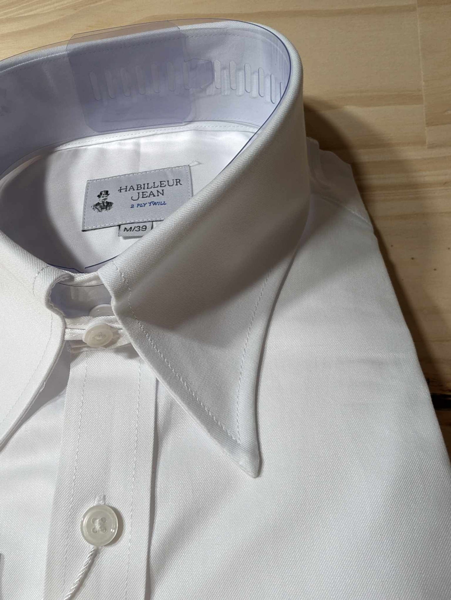 Double-twisted French collar shirt