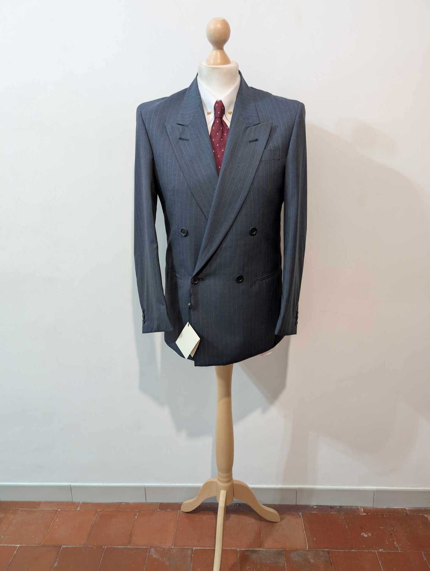 Légendaire costume croisé pinstripe en laine froide