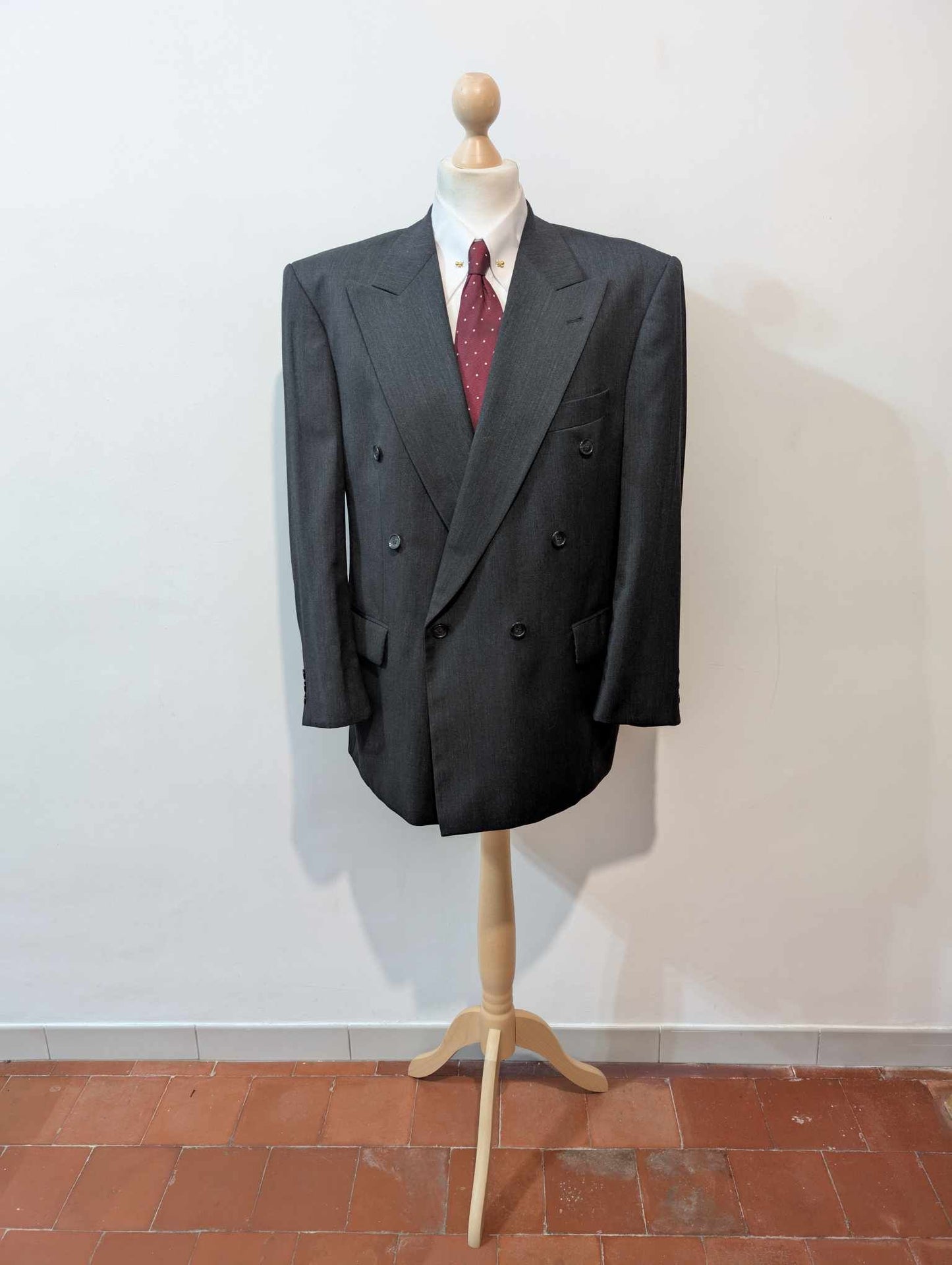 Classique costume croisé de couleurs gris en laine