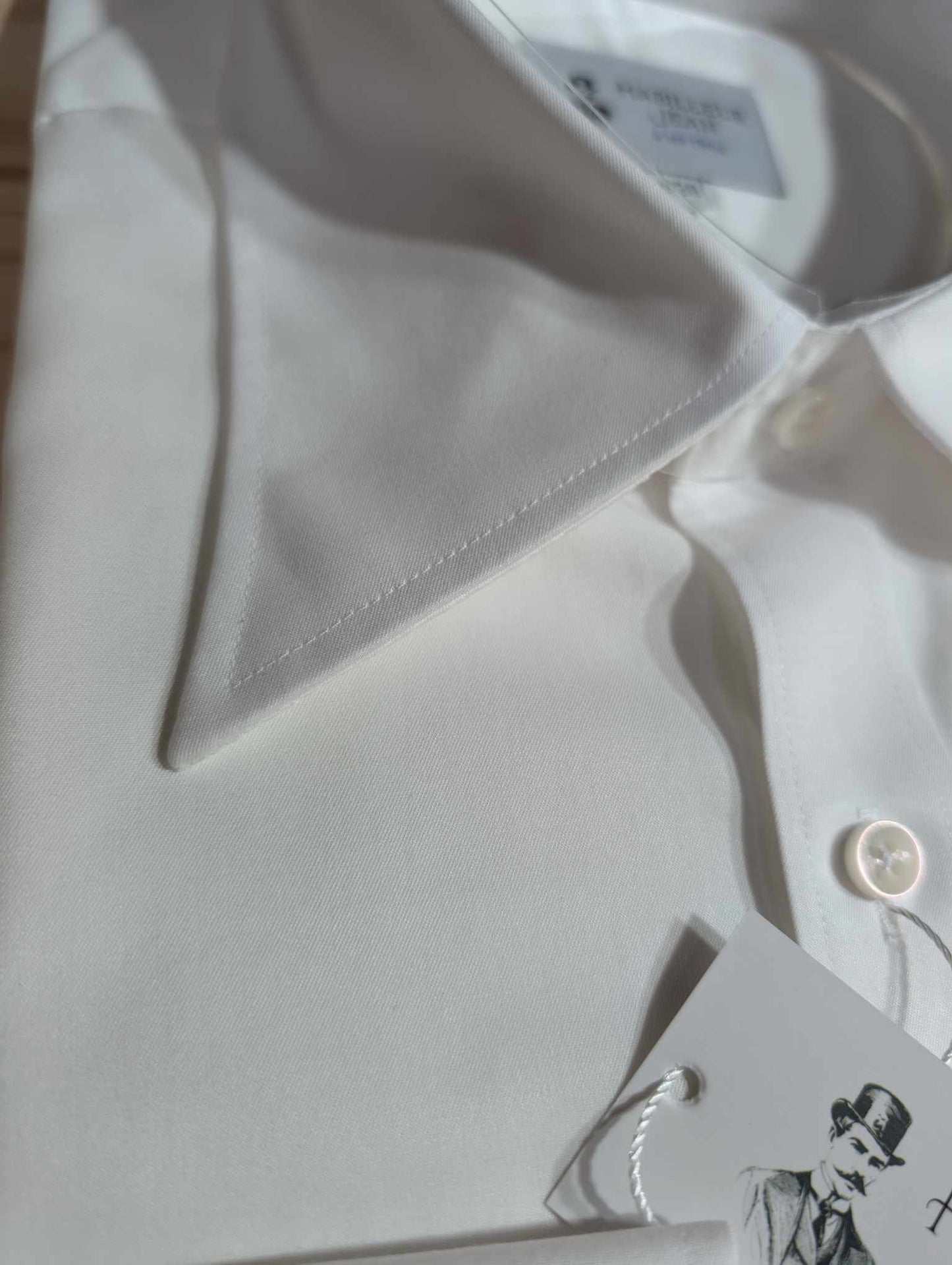 Double-twisted French collar shirt