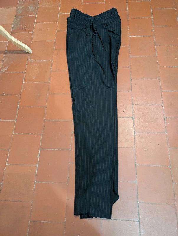 Méchant costume croisé pinstripe