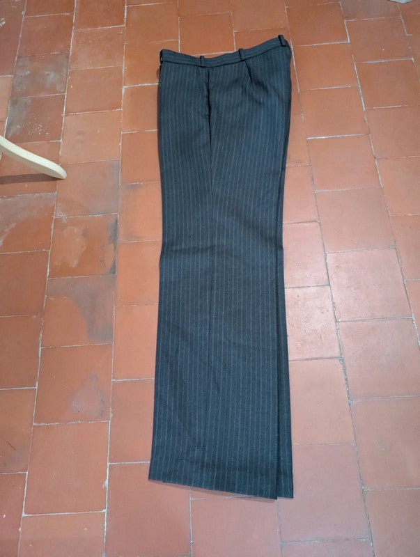 Légendaire costume pinstripe marron en flanelle
