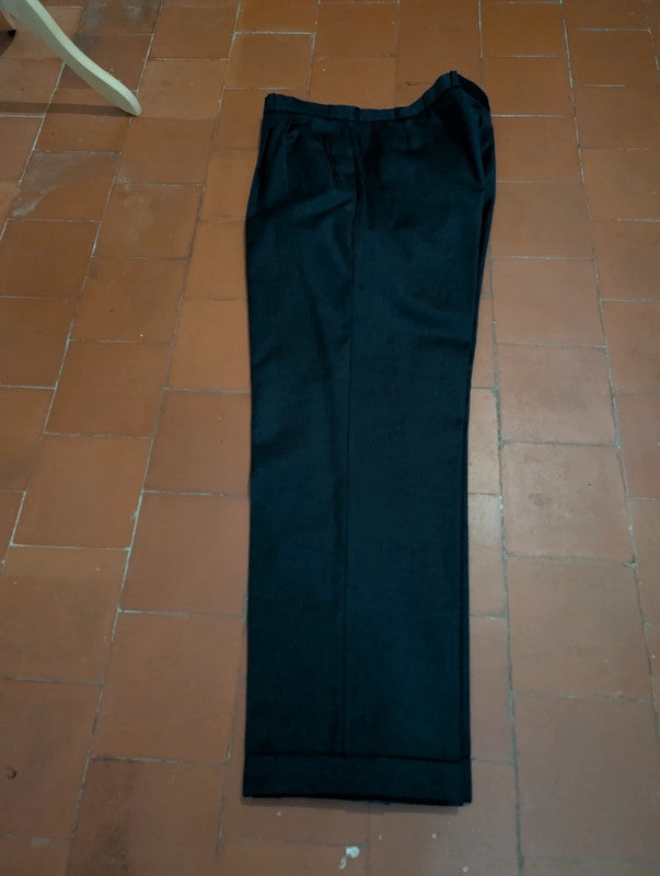 Élégant costume croisé gris en laine