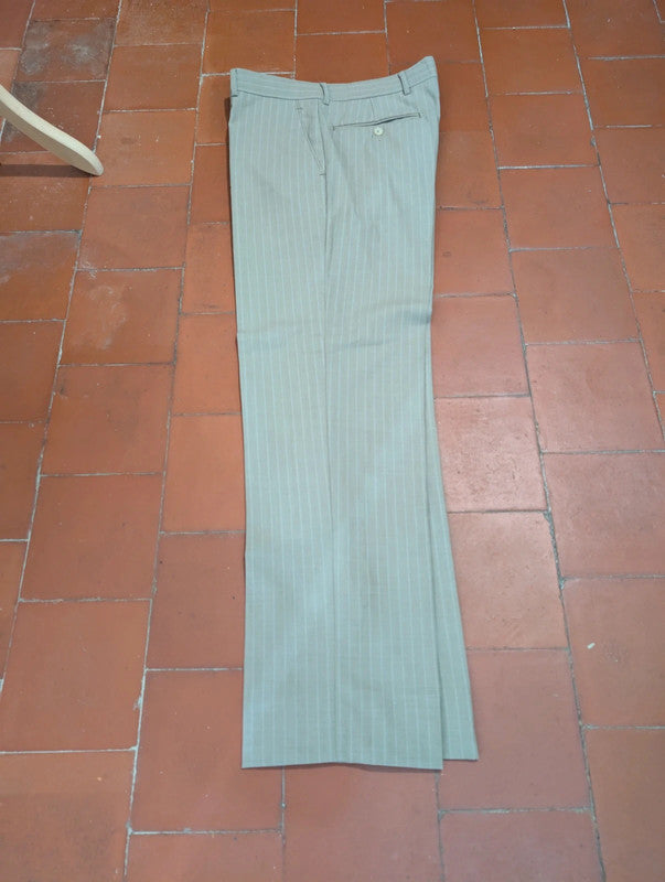 Incroyable costume pinstripe beige en laine légère