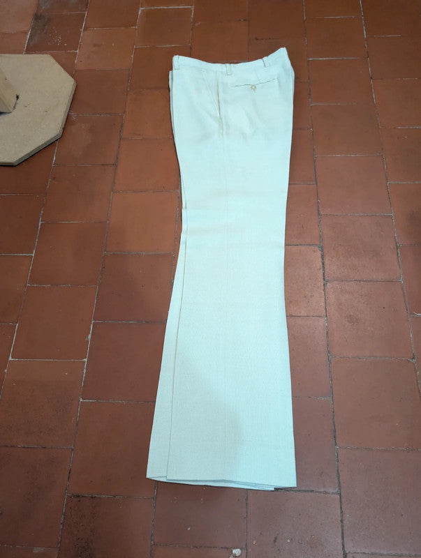 Merveilleux costume crème en laine