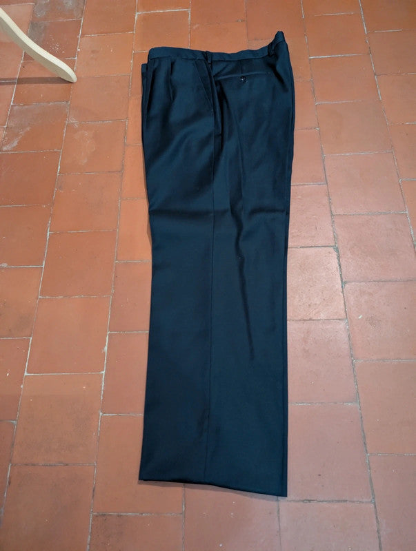Incredible navy blue wool double-breasted suit