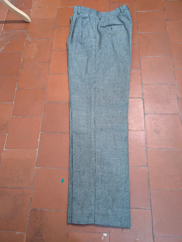 Exceptionnel costume gris en pied de poule