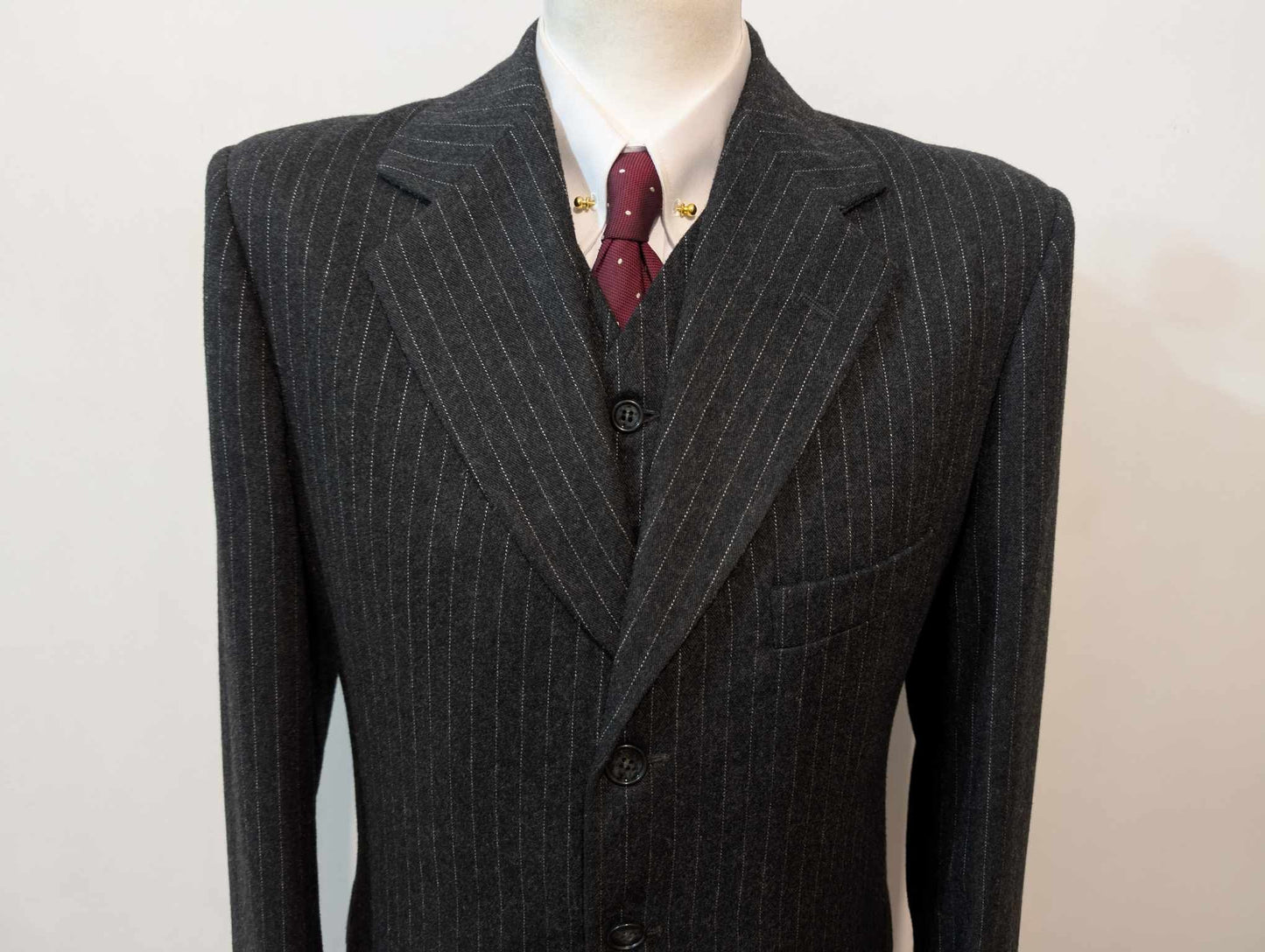 Mystérieux costume 3 pièces pinstripe en flanelle lourde