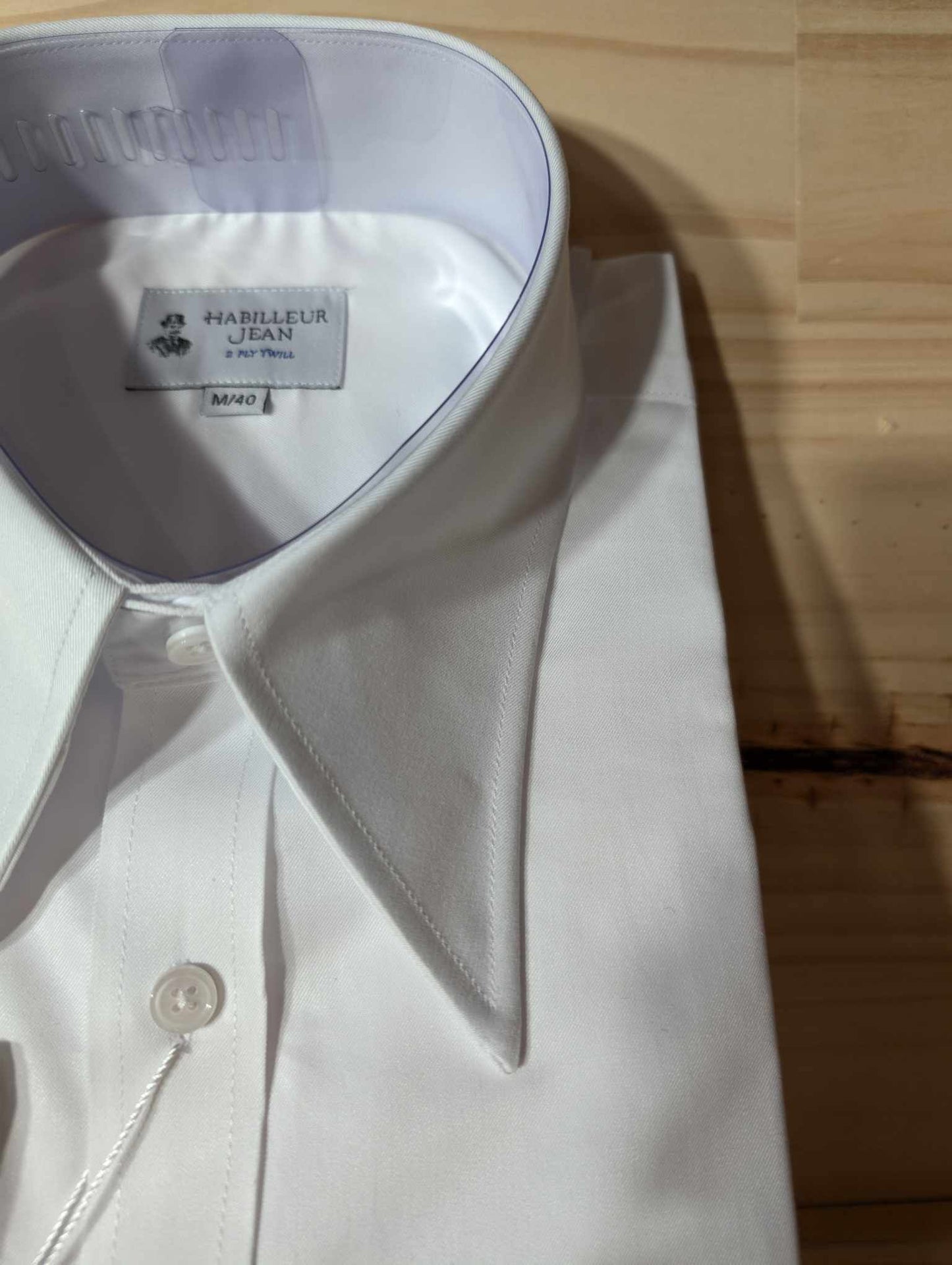 Chemise col en pointe en coton double retors