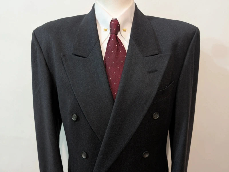 Ravissant costume croisé gris en flanelle