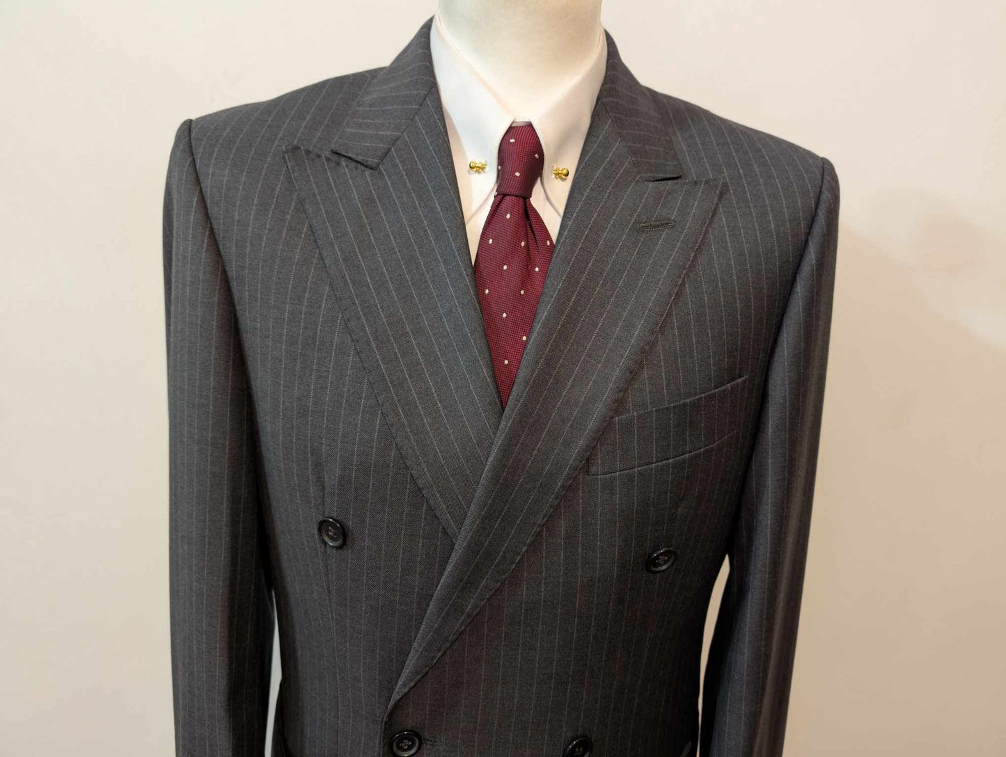 Terrifiant costume croisé pinstripe en laine