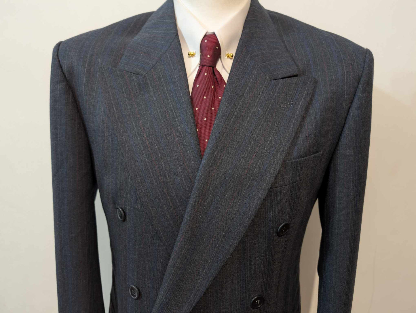 Fantastique costume croisé à rayures en laine