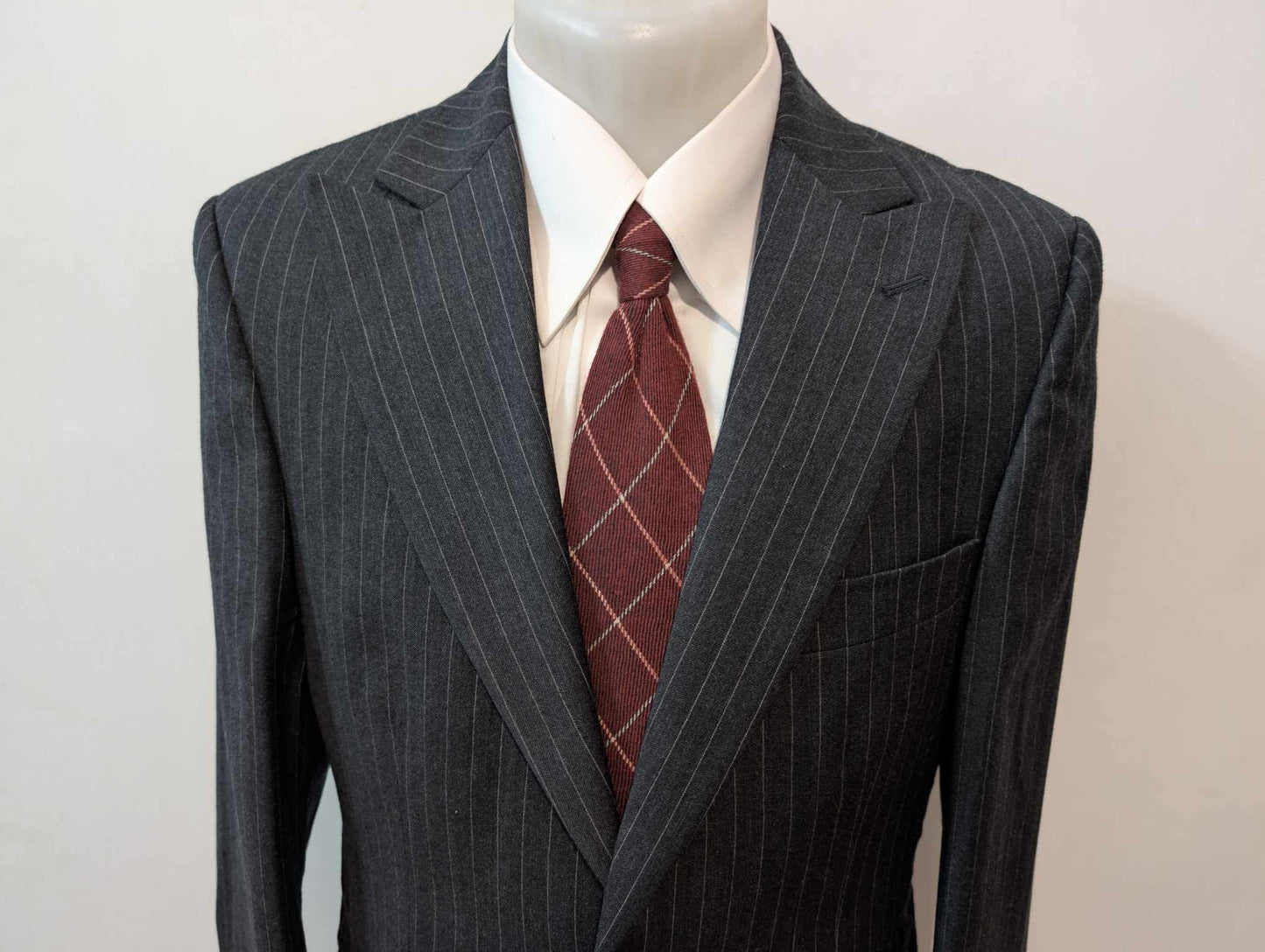 Effrayant costume pinstripe en flanelle de laine