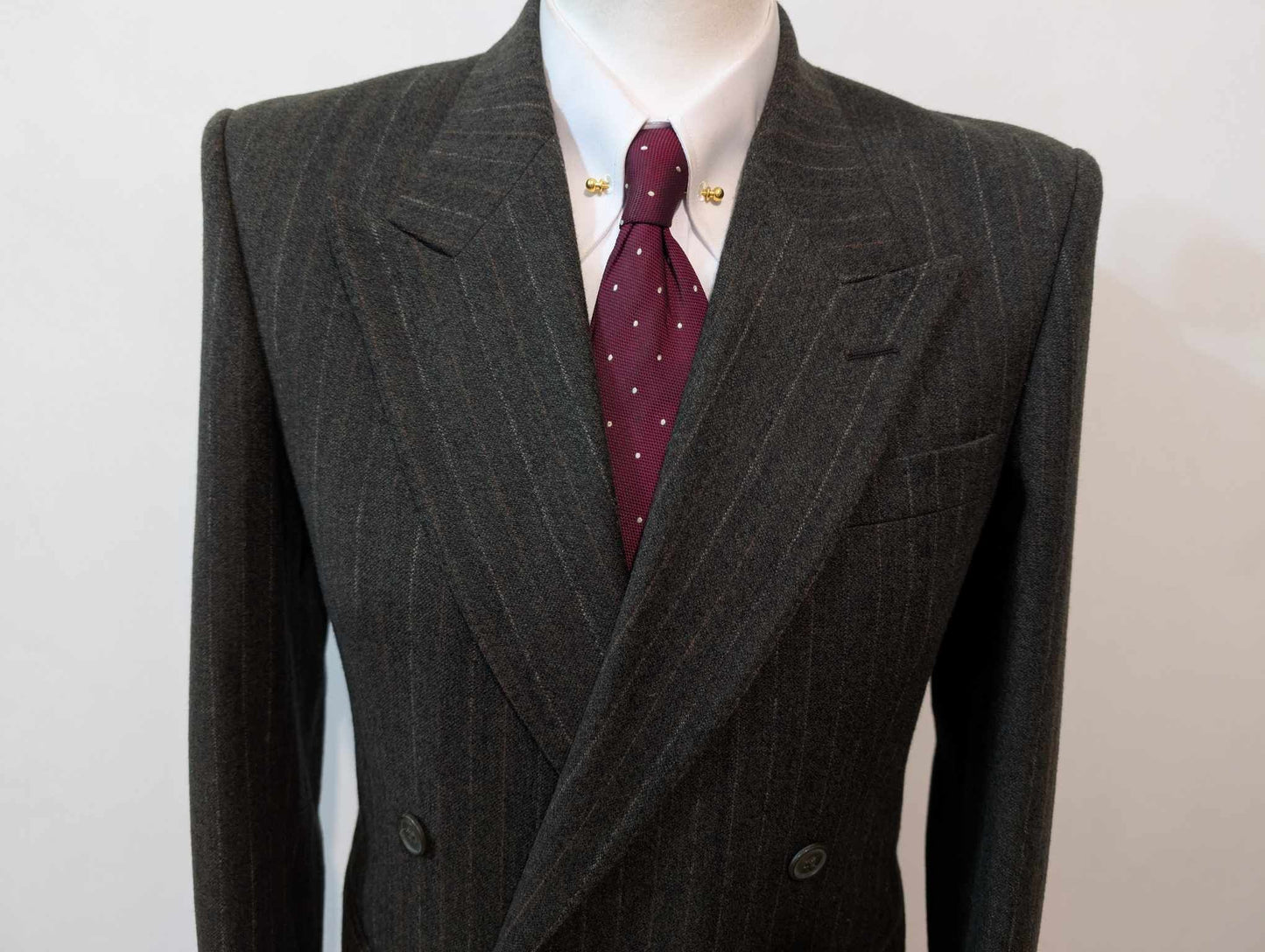 Mystérieux costume croisé chalkstripe en flanelle