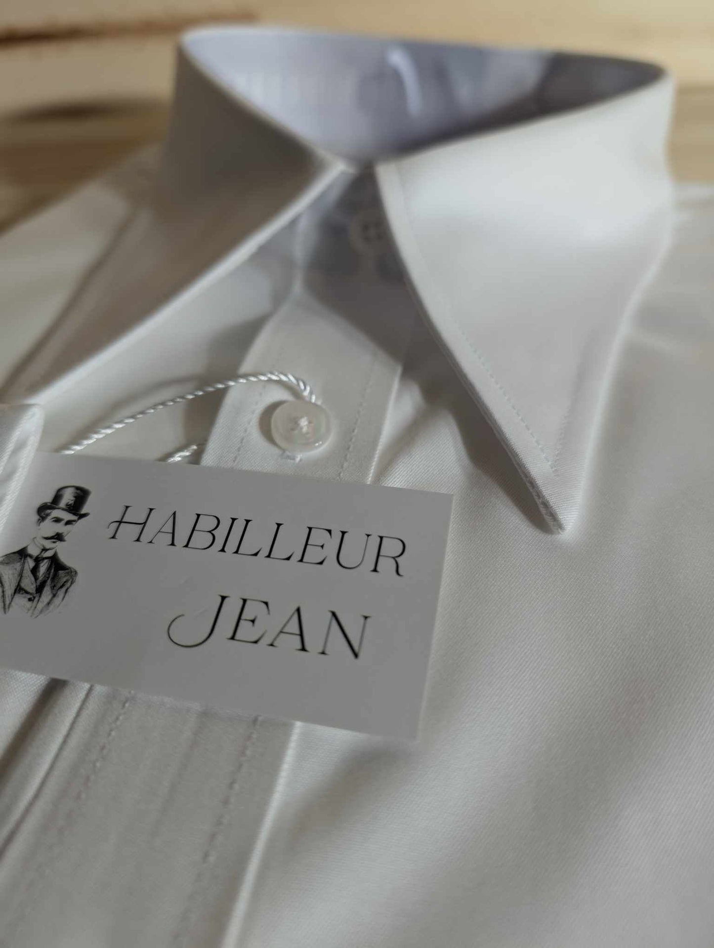 Double-twisted cotton point collar shirt