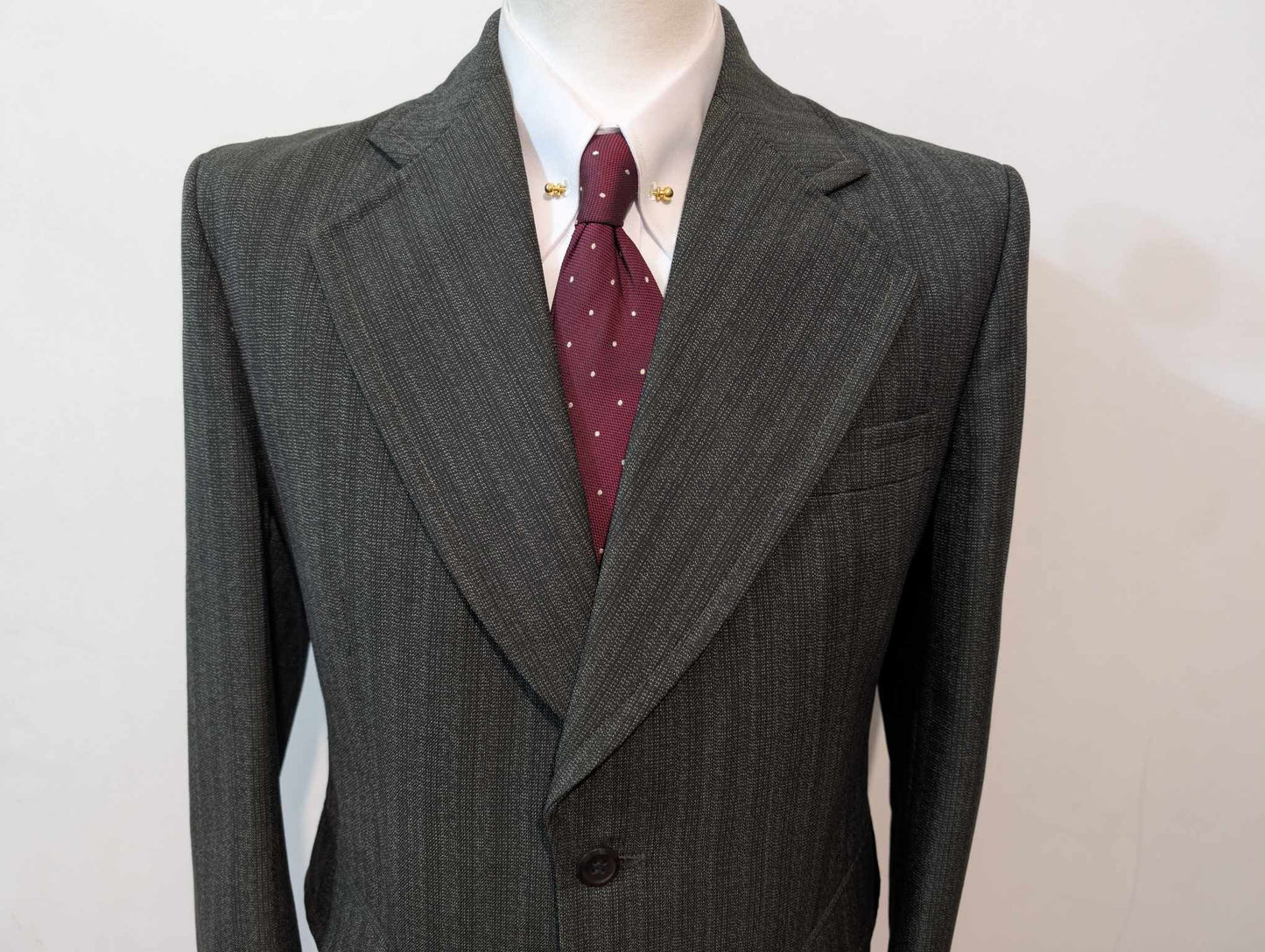Chouet costume de couleur gris vert en laine