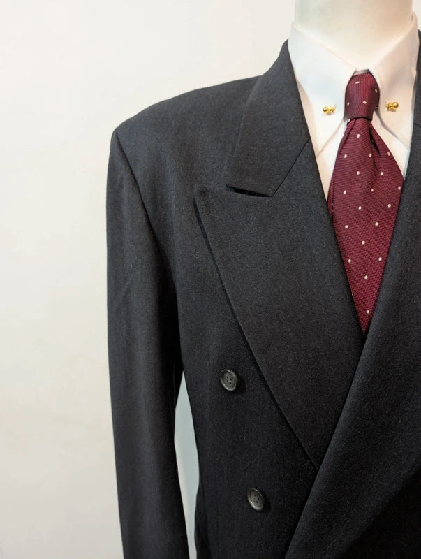 Ravissant costume croisé gris en flanelle