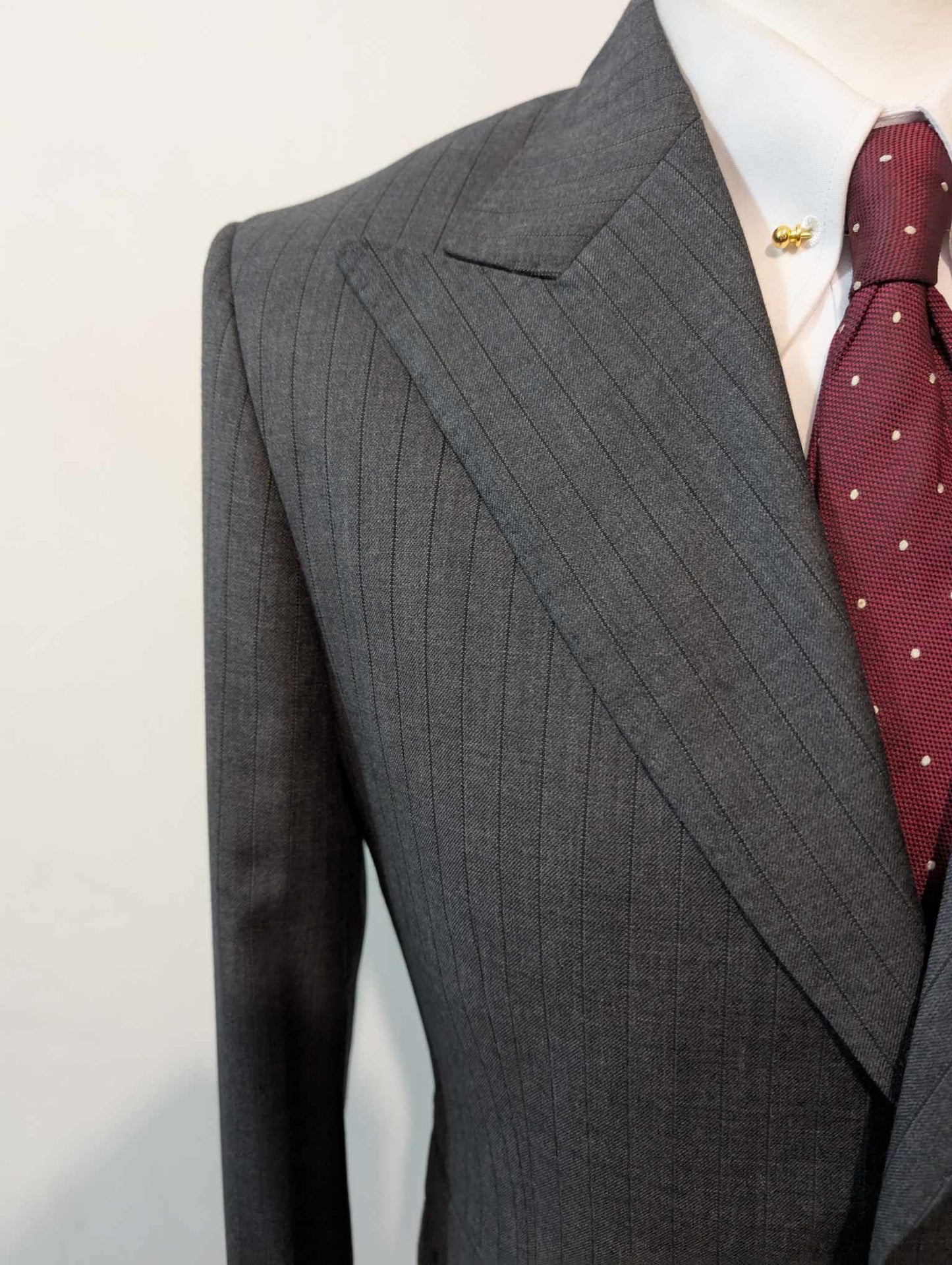 Fabuleux costume gris a rayure en laine