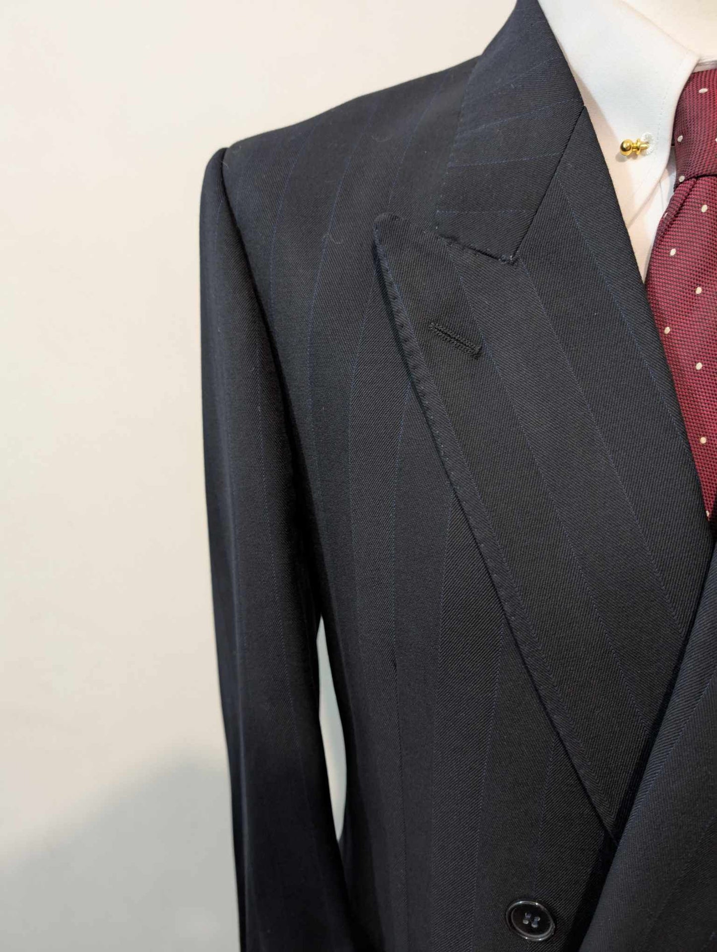 Incroyable costume croisé pinstripe en laine