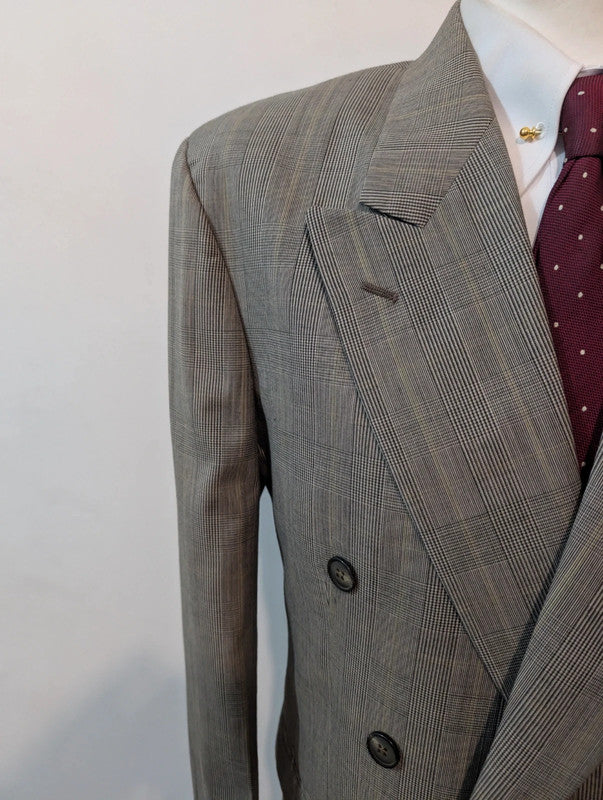 Élégant costume croisé gris en laine