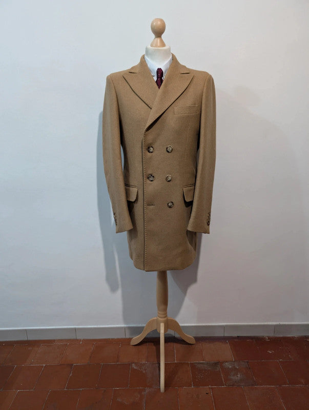 Lumineux manteau croisé doré en laine