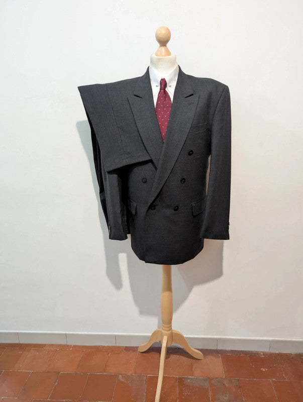 Classique costume croisé gris en laine froide