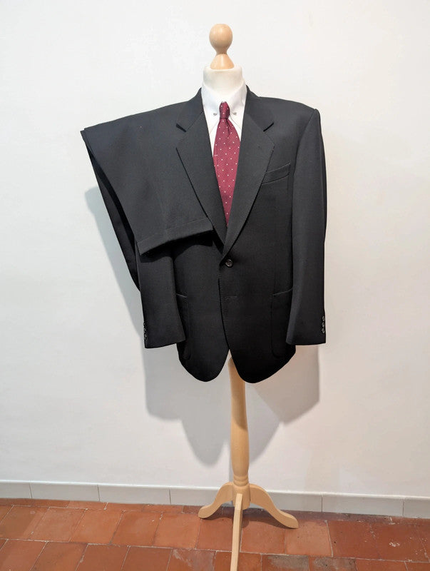 Classique costume noir en laine
