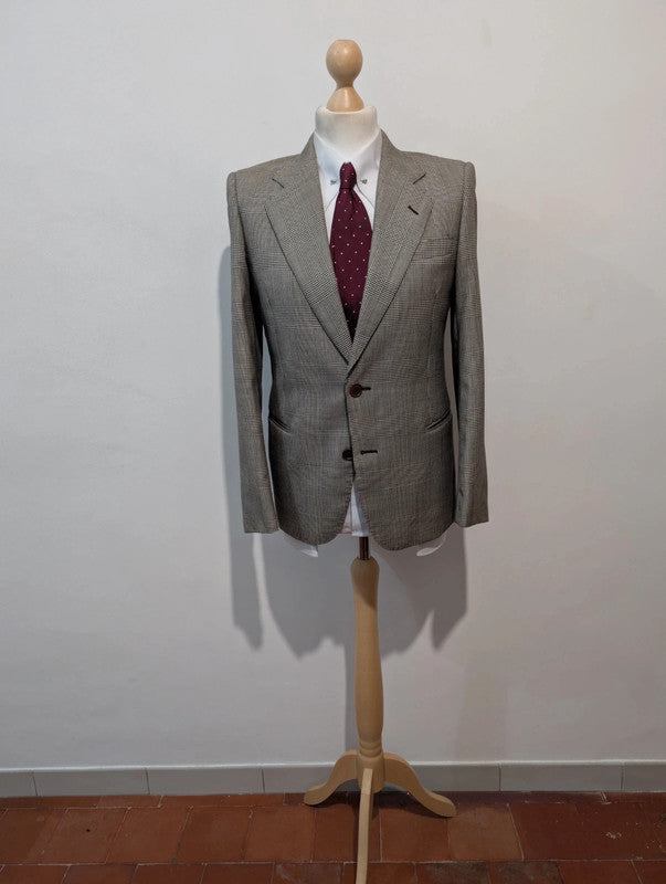 Génial costume gris en prince de galle
