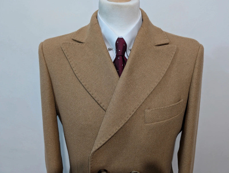 Lumineux manteau croisé doré en laine