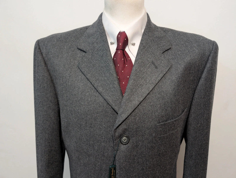 Incroyable costume gris en flanelle lourde